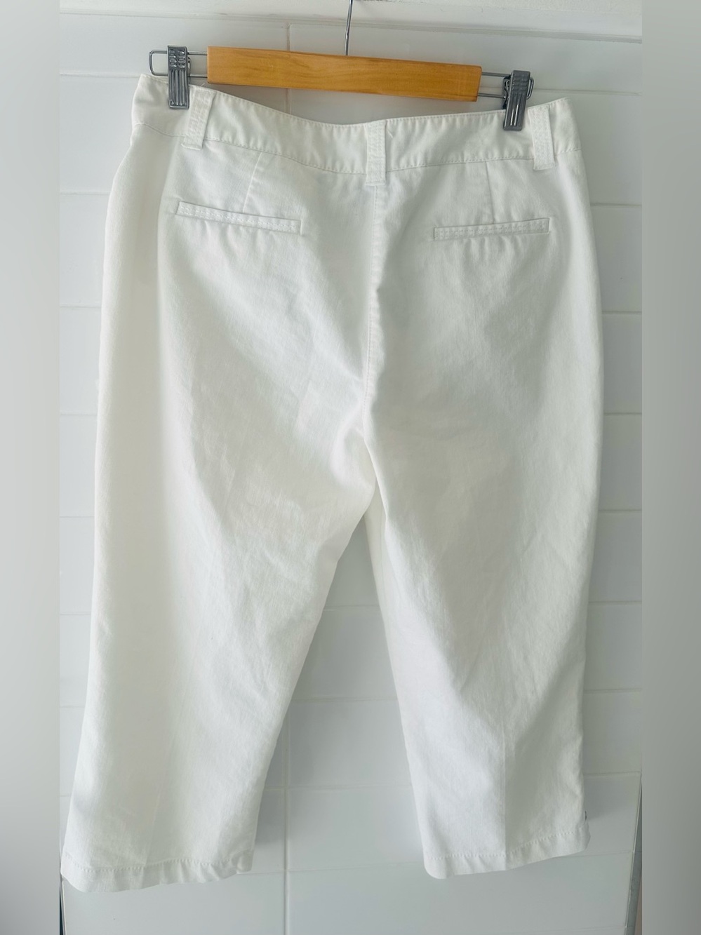 Zac & Rachel White Cropped Capri Pants - Picture 5 of 8